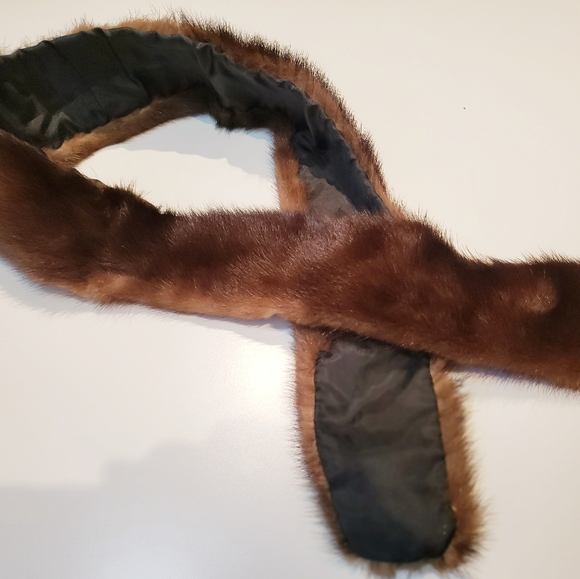 Upcycled fur scarf - Picture 3 of 4